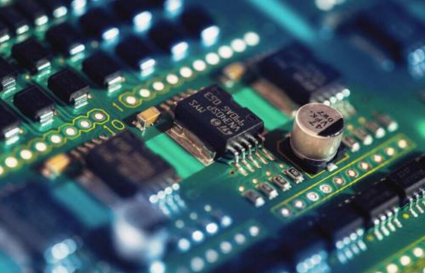 电路板设计技巧：七大步骤确定PCB布局和布线